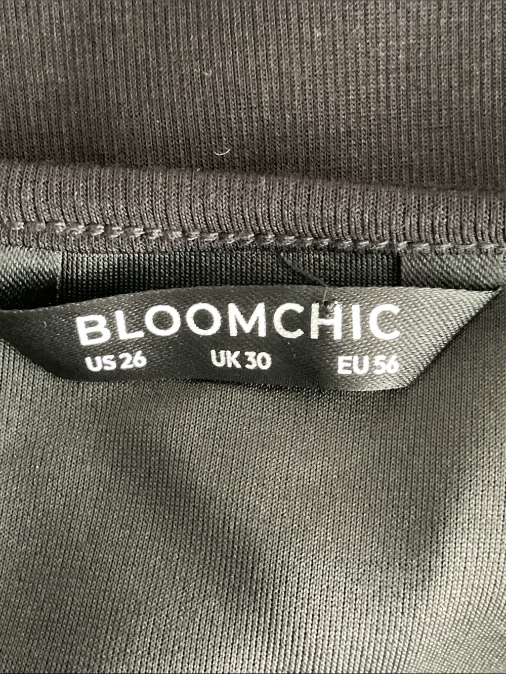 BloomChic V-Neck Tank - Picture 4 of 7